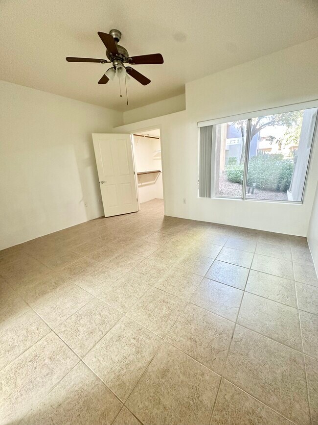 Building Photo - 11260 N 92nd St