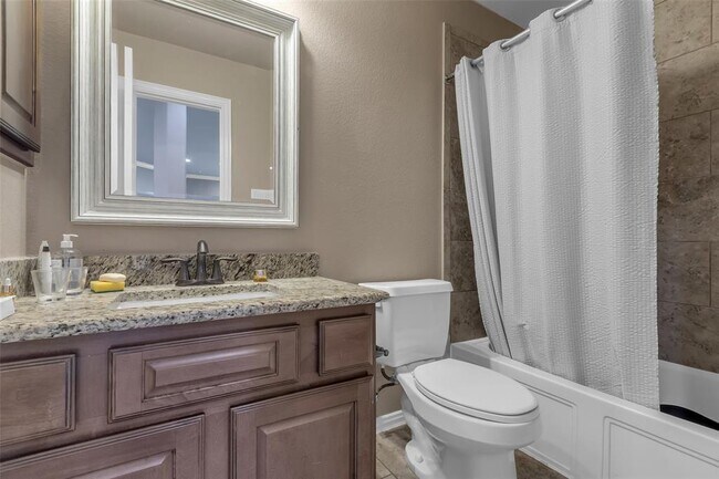 Building Photo - 10314 Radcliff Lake Dr