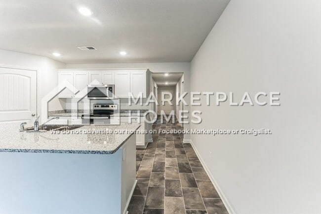 Building Photo - 5331 Greenwood Rd