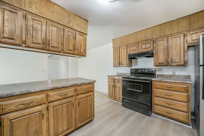 Building Photo - 3103 SW 27th Ave
