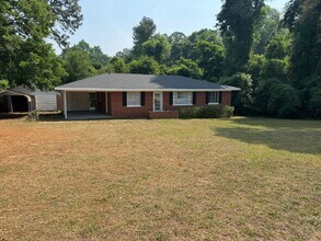 Building Photo - North Augusta Ranch with Tons of Natural Lighting!