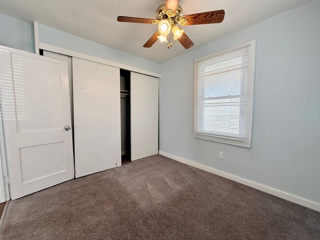 Building Photo - Freshly Updated 2 Bed Home with Extra Storage