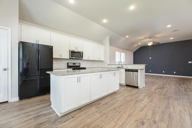 Building Photo - 7703 Kings Spring