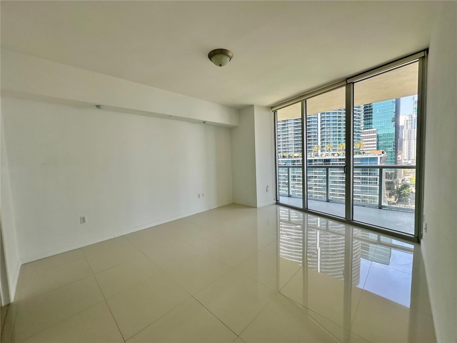 Building Photo - 475 Brickell Ave