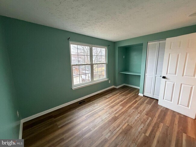 Building Photo - 125 Laurel Valley Ct