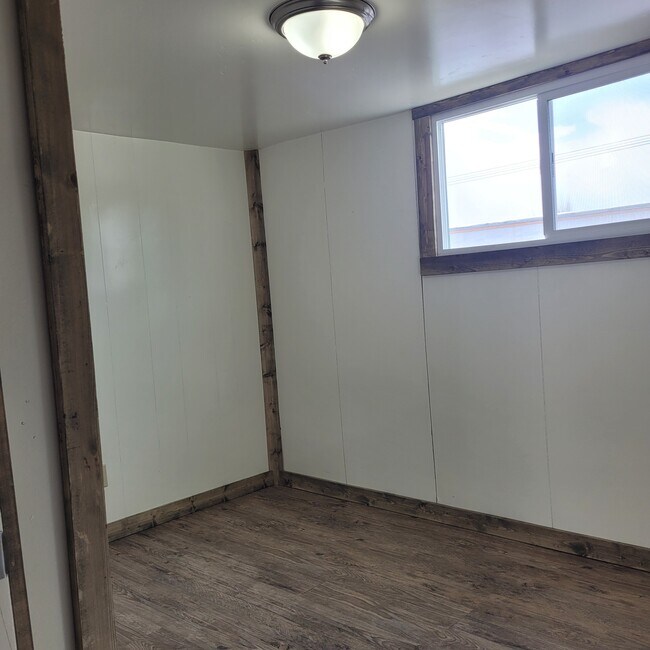 Building Photo - Mountain View Estates