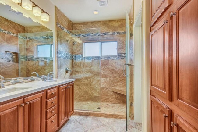Building Photo - 14059 E Fairway Bluff Ct