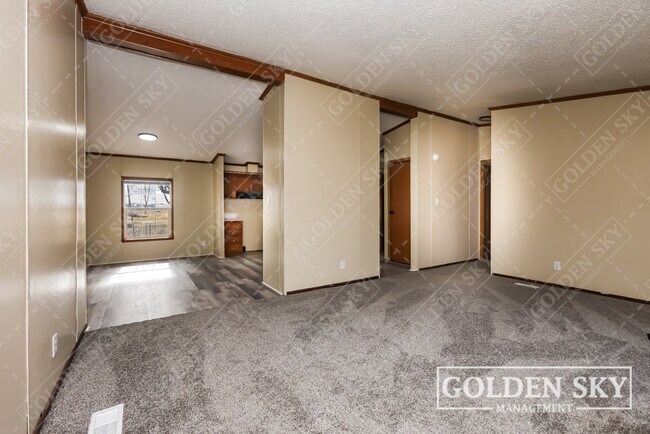 Building Photo - 7709 E Gloucester Rd