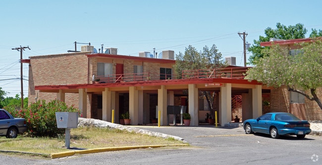 Primary Photo - Villa Holiday Apartments