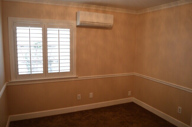 Building Photo - 1524 Waterton Dr