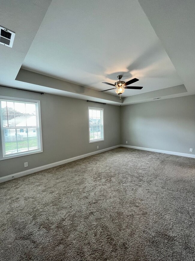 Building Photo - ** COMING SOON ** Beautiful Large Home in Great Location