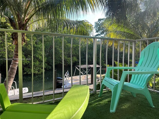 Building Photo - 1860 Venice Park Dr