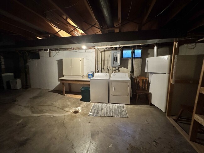 Building Photo - 1798 Chateau Dr