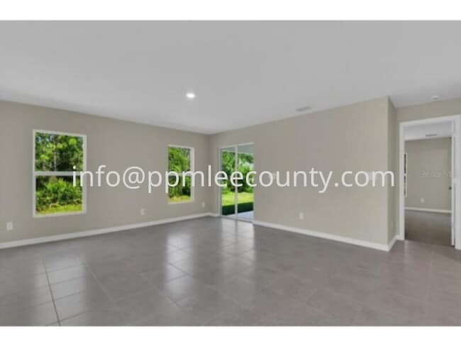 Building Photo - 3 bedroom 2 bath 2 car garage built in 2023 in Port Charlotte!!