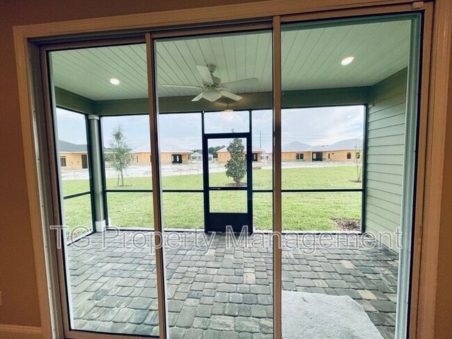 Building Photo - 122 Monthaven Dr