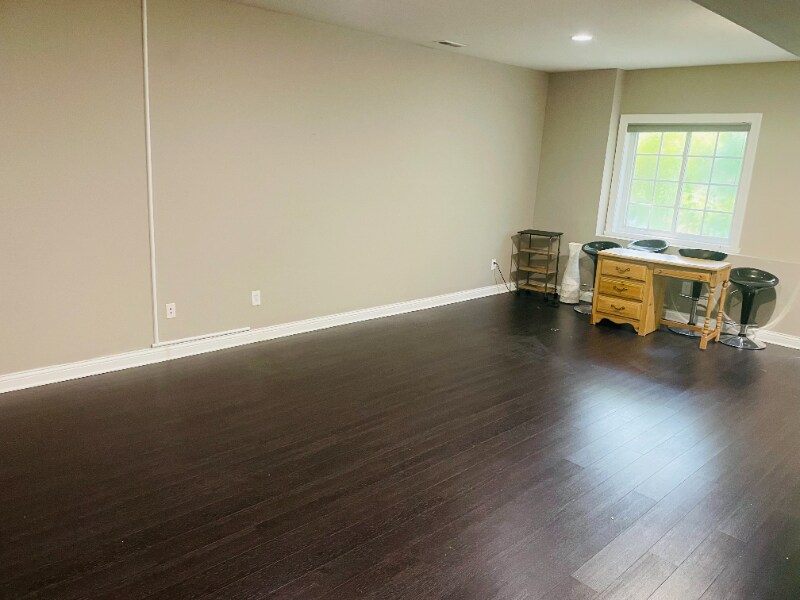 Building Photo - 5670 Honey Locust Dr