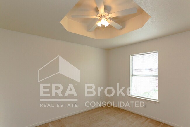 Building Photo - 2802 Southwood Dr