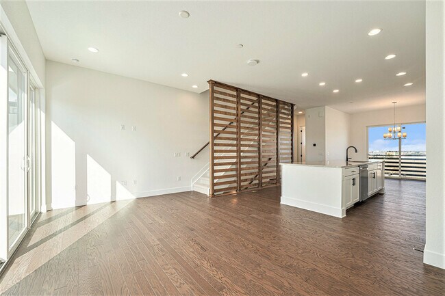 Building Photo - 2663 Nicholas Wy