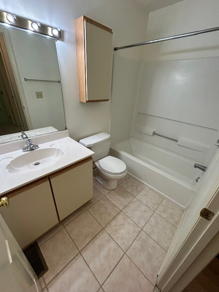 Building Photo - 469 Summerwalk Cir