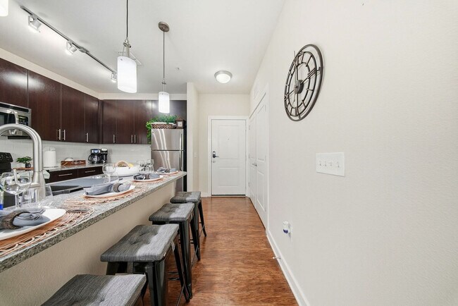 Building Photo - 1700 W Cleveland St