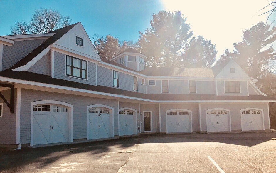 Garage attached - 1379 MA-28A