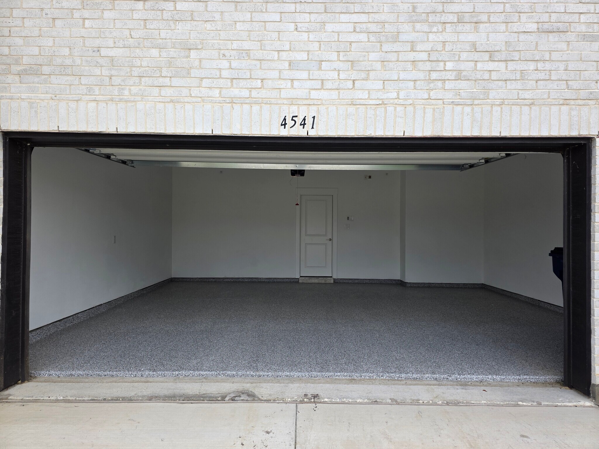 Building Photo - 4541 Lamplights Dr
