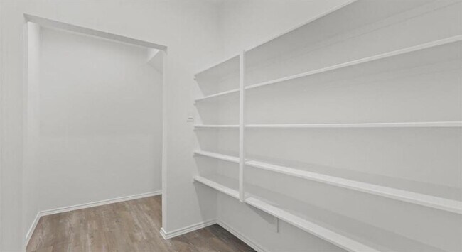 Building Photo - 807 Brazos Trl
