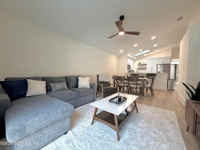 Building Photo - 181 Cabrillo Ln