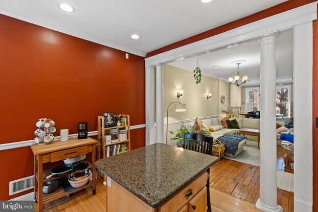 Building Photo - 3205 Hudson St