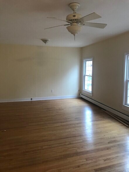living room - 929 Avery Ave