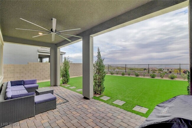 Building Photo - 318 Wind Poppy St