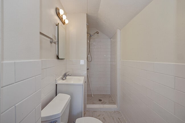 Building Photo - 5231 N Bay Ridge Ave