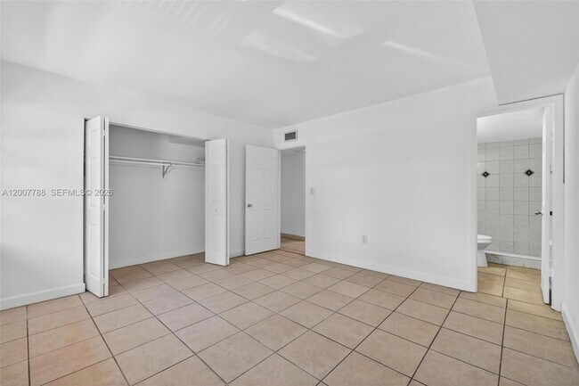 Building Photo - 240 NW 107th Ave