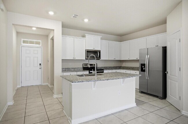 Building Photo - 165 Redbud Rd
