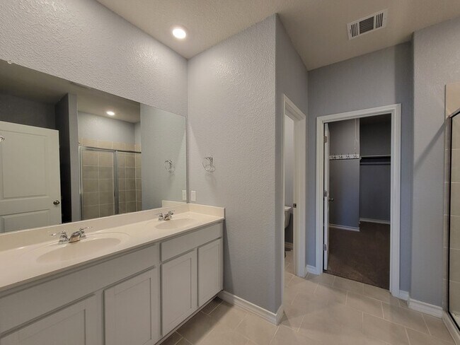 Building Photo - Brookstone Creek Beauty – 4 Bedrooms, 3 Bathrooms, and Smart Features Throughout