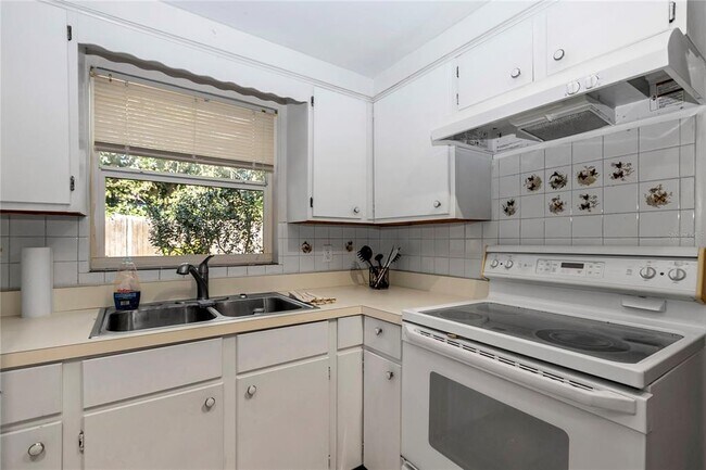 Building Photo - 11636 Osceola Rd