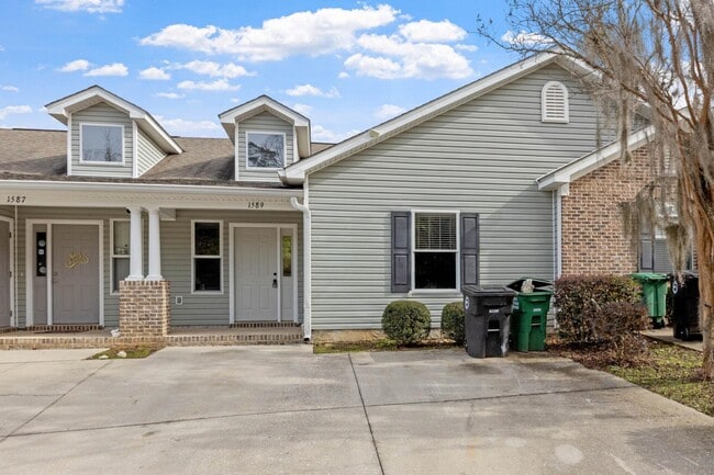 Primary Photo - 1589 Quazar Rd