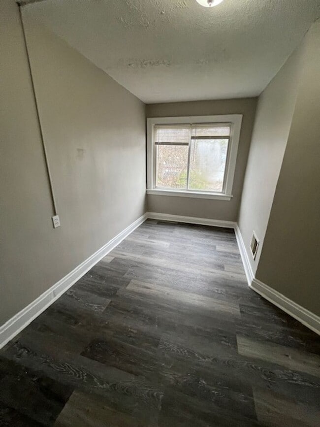 Building Photo - 87-97 Burgess