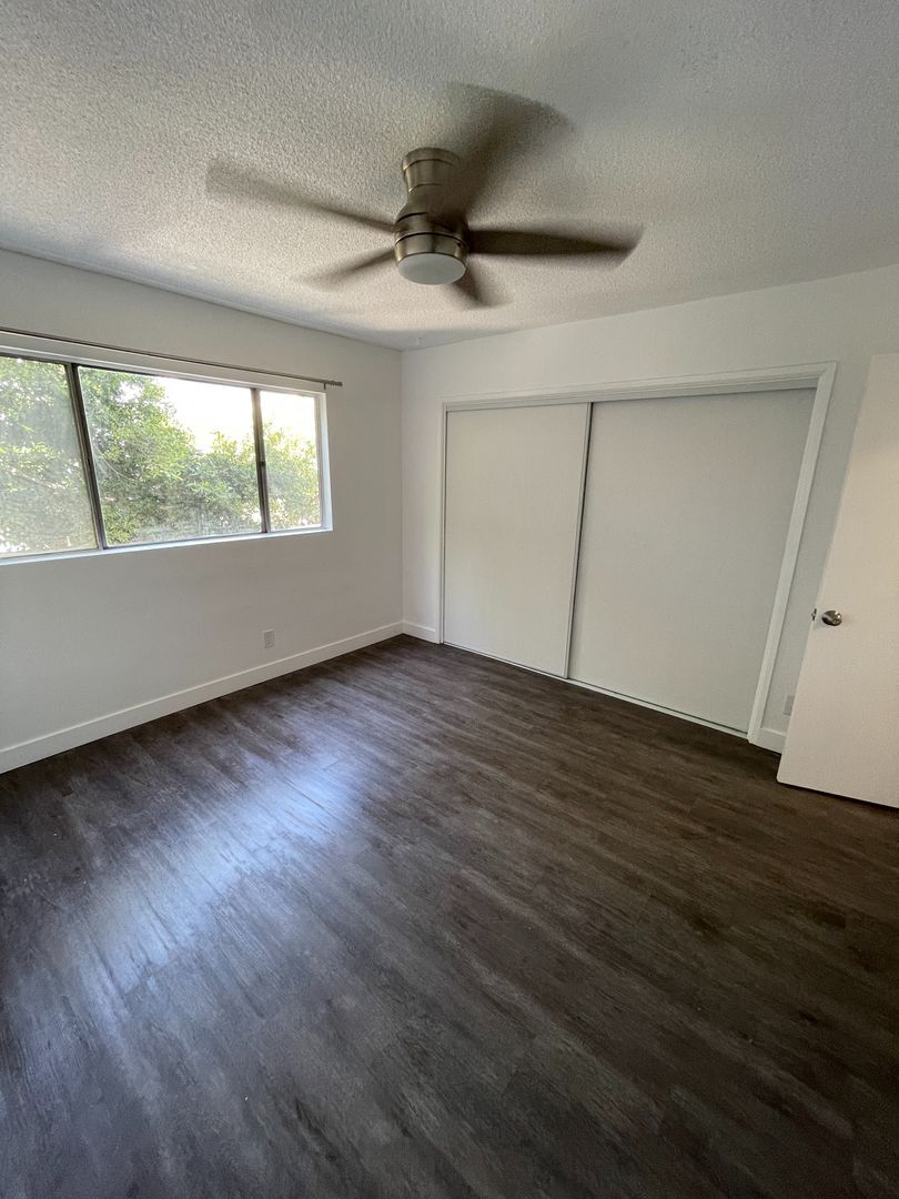 Building Photo - 825 S Bedford St