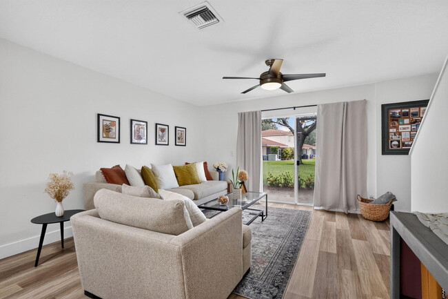 Building Photo - 9899 Kamena Cir
