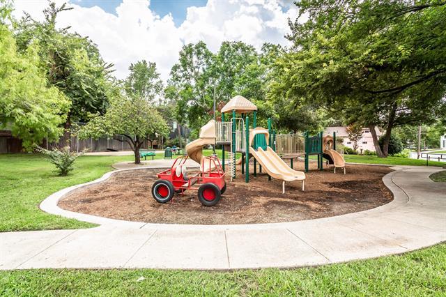 Building Photo - 1901 N Fitzhugh Ave