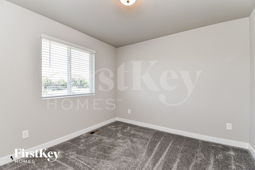 Building Photo - 10093 Luneth Dr