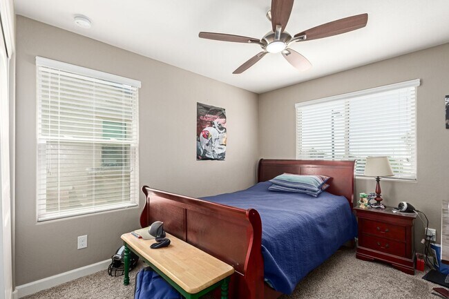 Building Photo - STUNNING 2 story home in Mesa! Plenty of s...