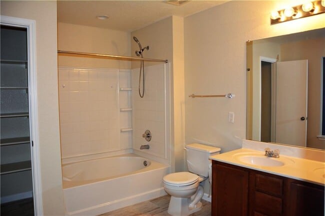 Building Photo - 4616 Woodstock Dr