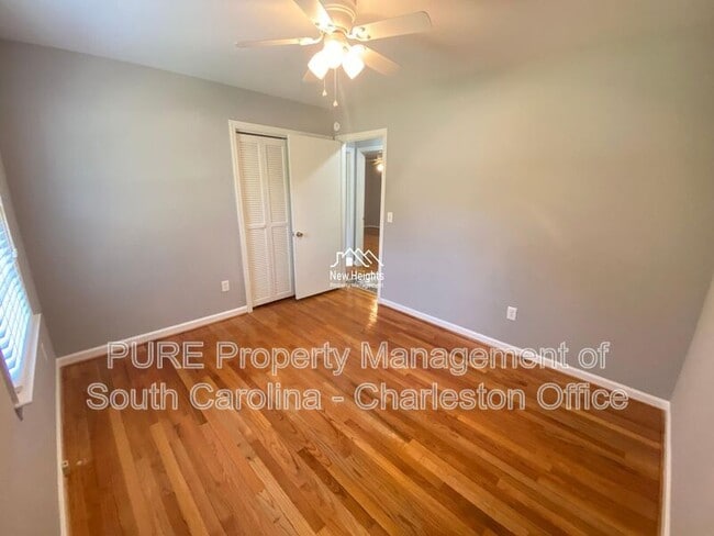 Building Photo - 14 Lampton Rd