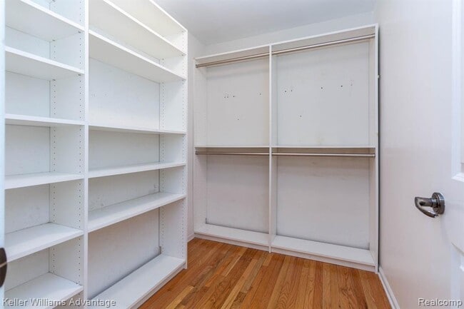 Building Photo - 24975 Bloomfield Ct