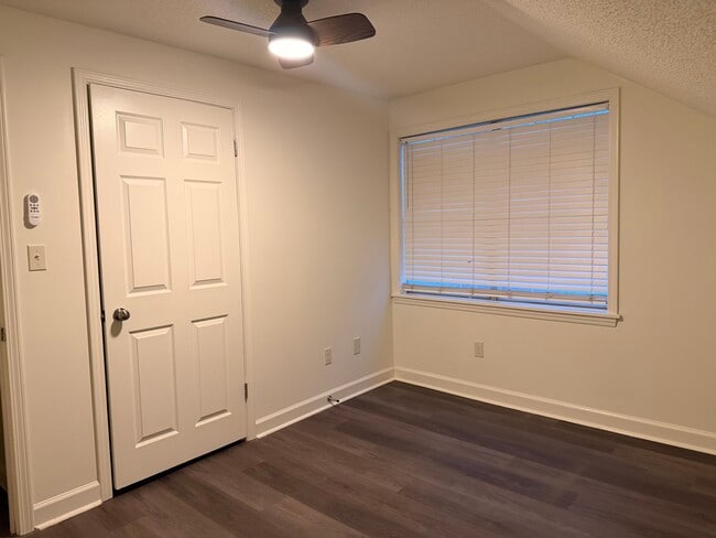 Building Photo - 1213 N 32nd Ave