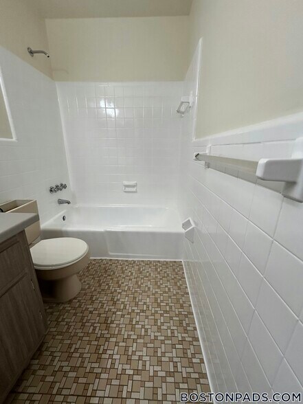 Building Photo - 7 Captain Parker Arms