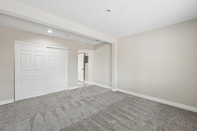 Building Photo - 7826 E Heatherbrae Ave