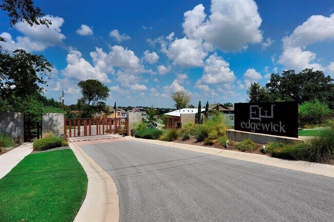 Building Photo - 2021 Geniveive Ln